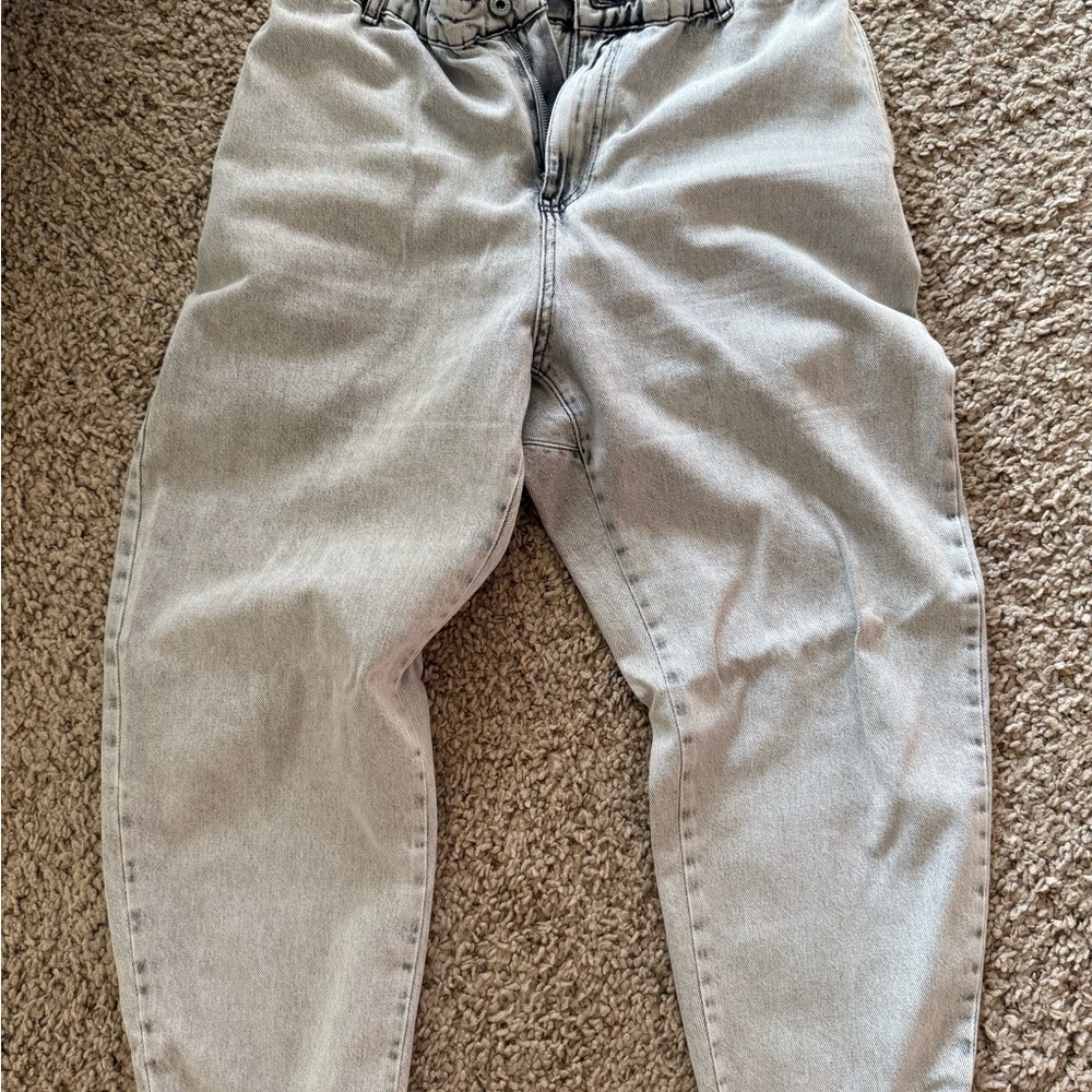 Zara Women's Boyfriend Jeans in Light Gray Wash